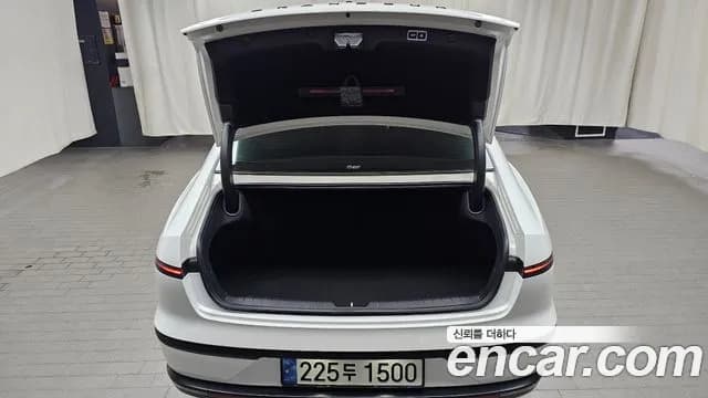 2024 Hyundai Grandeur Hybrid (GN7) Calligraphy Sold VIN KMHN3411BRA073011 – side profile 2024 Hyundai Grandeur Hybrid (GN7) Calligraphy Sold VIN KMHN3411BRA073011 – side profile