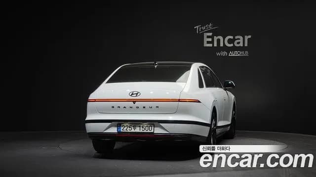 2024 Hyundai Grandeur Hybrid (GN7) Calligraphy Sold VIN KMHN3411BRA073011 – undercarriage 2024 Hyundai Grandeur Hybrid (GN7) Calligraphy Sold VIN KMHN3411BRA073011 – undercarriage