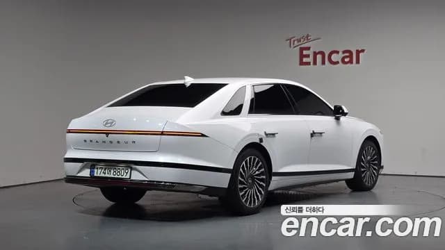 2024 Hyundai Grandeur Hybrid (GN7) Calligraphy Sold VIN KMHN3411BRA076713 – rear exterior 2024 Hyundai Grandeur Hybrid (GN7) Calligraphy Sold VIN KMHN3411BRA076713 – rear exterior