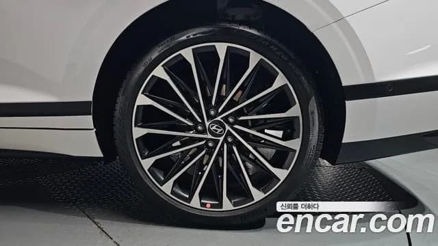 2026 Hyundai Grandeur Hybrid (GN7) Calligraphy Sold VIN KMHN3411BTA150778 – photo 30 2026 Hyundai Grandeur Hybrid (GN7) Calligraphy Sold VIN KMHN3411BTA150778 – photo 30