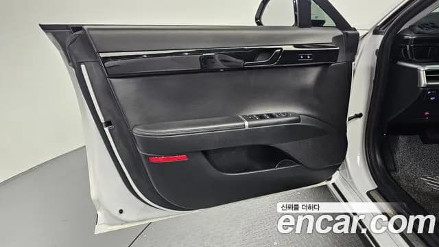 2023 Hyundai Grandeur (GN7) 3.5 LPG 2WD (Taxi) Sold VIN KMHN341FBPA041004 – trunk area 2023 Hyundai Grandeur (GN7) 3.5 LPG 2WD (Taxi) Sold VIN KMHN341FBPA041004 – trunk area