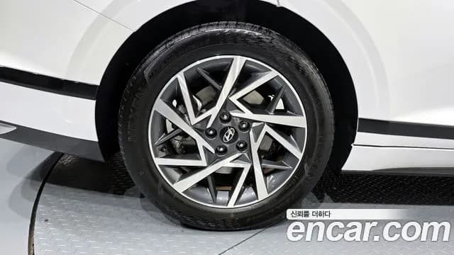 2023 Hyundai Grandeur (GN7) 3.5 LPG 2WD (Taxi) Sold VIN KMHN341FBPA052363 – exterior detail 2023 Hyundai Grandeur (GN7) 3.5 LPG 2WD (Taxi) Sold VIN KMHN341FBPA052363 – exterior detail