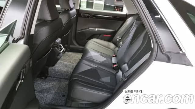 2024 Hyundai Grandeur (GN7) 3.5 LPG 2WD (Taxi) Sold VIN KMHN341FBRA063021 – rear exterior 2024 Hyundai Grandeur (GN7) 3.5 LPG 2WD (Taxi) Sold VIN KMHN341FBRA063021 – rear exterior