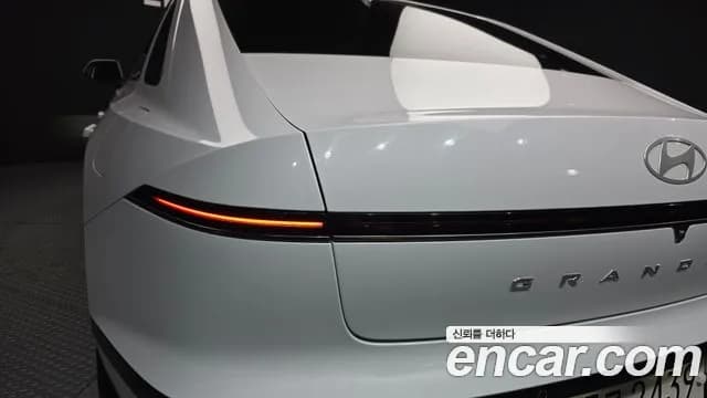 2025 Hyundai Grandeur (GN7) 3.5 LPG 2WD (Taxi) Sold VIN KMHN341FBSA095156 – trunk area 2025 Hyundai Grandeur (GN7) 3.5 LPG 2WD (Taxi) Sold VIN KMHN341FBSA095156 – trunk area