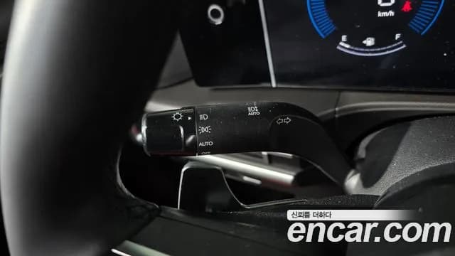 2024 Hyundai Santa Fe (MX5) Gasoline 2.5T 2WD Sold VIN KMHP281LGRU002143 – exterior detail 2024 Hyundai Santa Fe (MX5) Gasoline 2.5T 2WD Sold VIN KMHP281LGRU002143 – exterior detail
