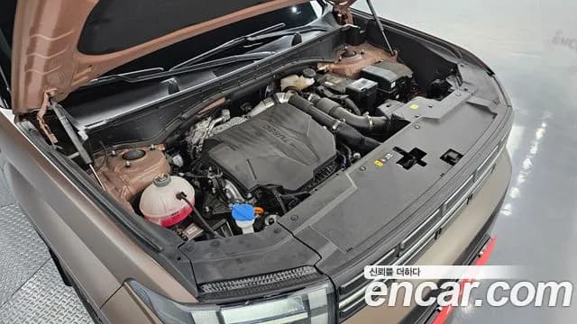 2024 Hyundai Santa Fe (MX5) Gasoline 2.5T 2WD Sold VIN KMHP281LGRU013673 – exterior detail 2024 Hyundai Santa Fe (MX5) Gasoline 2.5T 2WD Sold VIN KMHP281LGRU013673 – exterior detail
