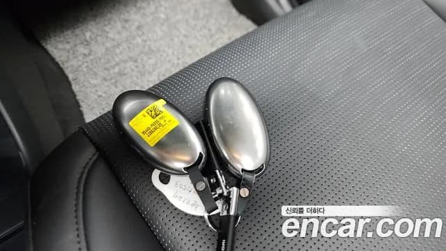 2024 Hyundai Santa Fe (MX5) Gasoline 2.5T 2WD Sold VIN KMHP381LGRU002437 – interior seats 2024 Hyundai Santa Fe (MX5) Gasoline 2.5T 2WD Sold VIN KMHP381LGRU002437 – interior seats