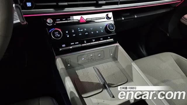 2025 Hyundai Santa Fe (MX5) Gasoline 2.5T 2WD Sold VIN KMHP381LGSU041197 – interior seats 2025 Hyundai Santa Fe (MX5) Gasoline 2.5T 2WD Sold VIN KMHP381LGSU041197 – interior seats