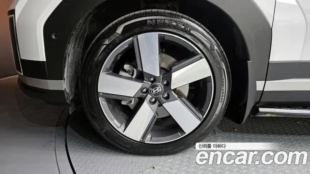 2025 Hyundai Santa Fe (MX5) Gasoline 2.5T 2WD Sold VIN KMHP381LGSU050243 – trunk area 2025 Hyundai Santa Fe (MX5) Gasoline 2.5T 2WD Sold VIN KMHP381LGSU050243 – trunk area