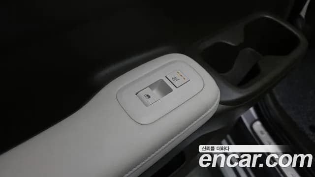 2024 Hyundai Santa Fe (MX5) HEV 1.6 2WD Sold VIN KMHP5811BRU057377 – interior seats 2024 Hyundai Santa Fe (MX5) HEV 1.6 2WD Sold VIN KMHP5811BRU057377 – interior seats