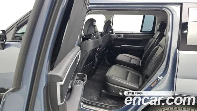 2025 Hyundai Santa Fe (MX5) HEV 1.6 2WD Sold VIN KMHP5811BSU131825 – interior seats 2025 Hyundai Santa Fe (MX5) HEV 1.6 2WD Sold VIN KMHP5811BSU131825 – interior seats