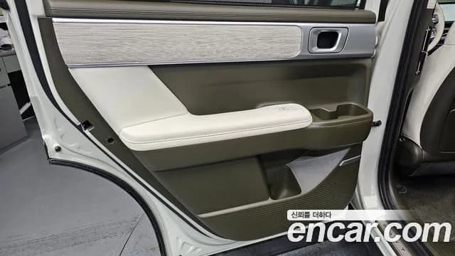 2024 Hyundai Santa Fe (MX5) Gasoline 2.5T 2WD Sold VIN KMHP581LGRU000414 – interior seats 2024 Hyundai Santa Fe (MX5) Gasoline 2.5T 2WD Sold VIN KMHP581LGRU000414 – interior seats