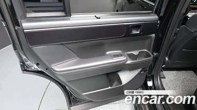 2025 Hyundai Santa Fe (MX5) Gasoline 2.5T 2WD Sold VIN KMHP581LGSU056787 – exterior detail 2025 Hyundai Santa Fe (MX5) Gasoline 2.5T 2WD Sold VIN KMHP581LGSU056787 – exterior detail