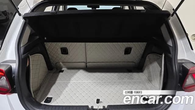 2020 Hyundai Venue 1.6 Modern Sold VIN KMHRB813ELU002784 – trunk area 2020 Hyundai Venue 1.6 Modern Sold VIN KMHRB813ELU002784 – trunk area