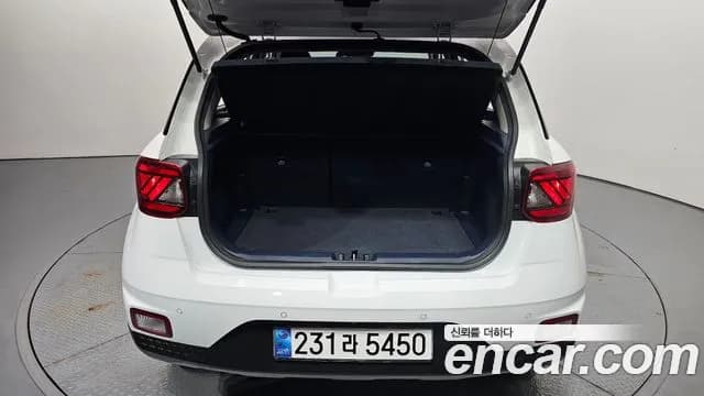2020 Hyundai Venue 1.6 Modern Sold VIN KMHRB813ELU037678 – interior seats 2020 Hyundai Venue 1.6 Modern Sold VIN KMHRB813ELU037678 – interior seats