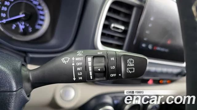 2020 Hyundai Venue 1.6 Modern Sold VIN KMHRB813ELU049218 – interior seats 2020 Hyundai Venue 1.6 Modern Sold VIN KMHRB813ELU049218 – interior seats