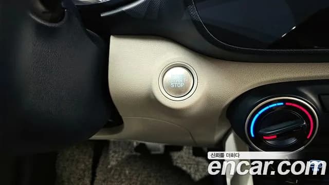 2020 Hyundai Venue 1.6 Modern Sold VIN KMHRB813ELU054947 – interior seats 2020 Hyundai Venue 1.6 Modern Sold VIN KMHRB813ELU054947 – interior seats