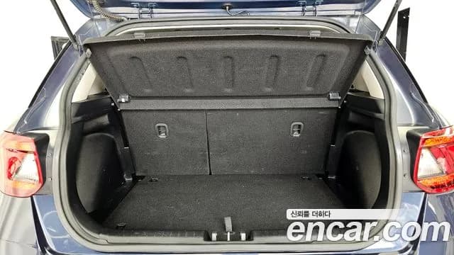 2021 Hyundai Venue 1.6 Modern Sold VIN KMHRB813EMU112954 – rear exterior 2021 Hyundai Venue 1.6 Modern Sold VIN KMHRB813EMU112954 – rear exterior