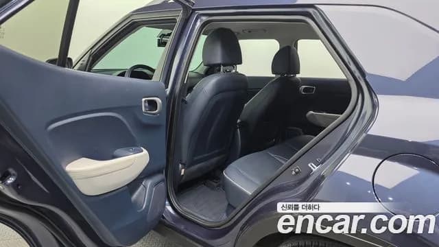 2022 Hyundai Venue 1.6 Flux Sold VIN KMHRC813ENU162136 – trunk area 2022 Hyundai Venue 1.6 Flux Sold VIN KMHRC813ENU162136 – trunk area