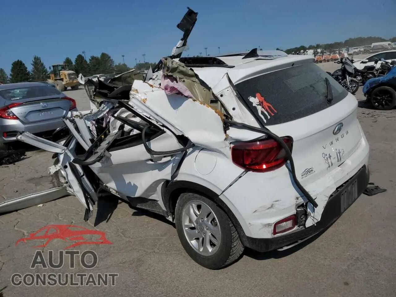 2020 HYUNDAI VENUE Damaged VIN KMHRC8A37LU025816 – rear exterior 2020 HYUNDAI VENUE Damaged VIN KMHRC8A37LU025816 – rear exterior