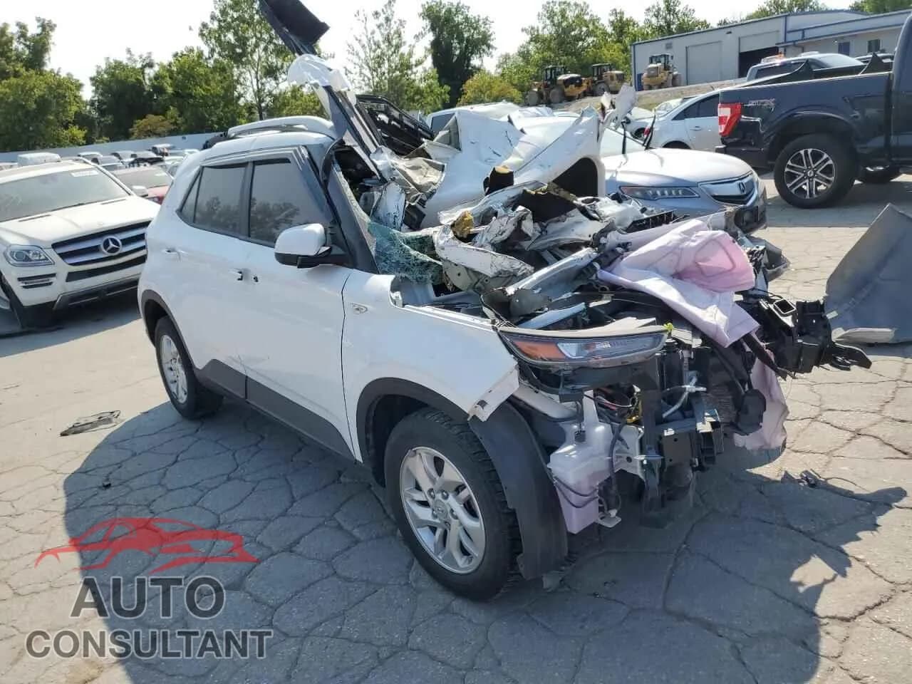 2020 HYUNDAI VENUE Damaged VIN KMHRC8A37LU025816 – dashboard 2020 HYUNDAI VENUE Damaged VIN KMHRC8A37LU025816 – dashboard