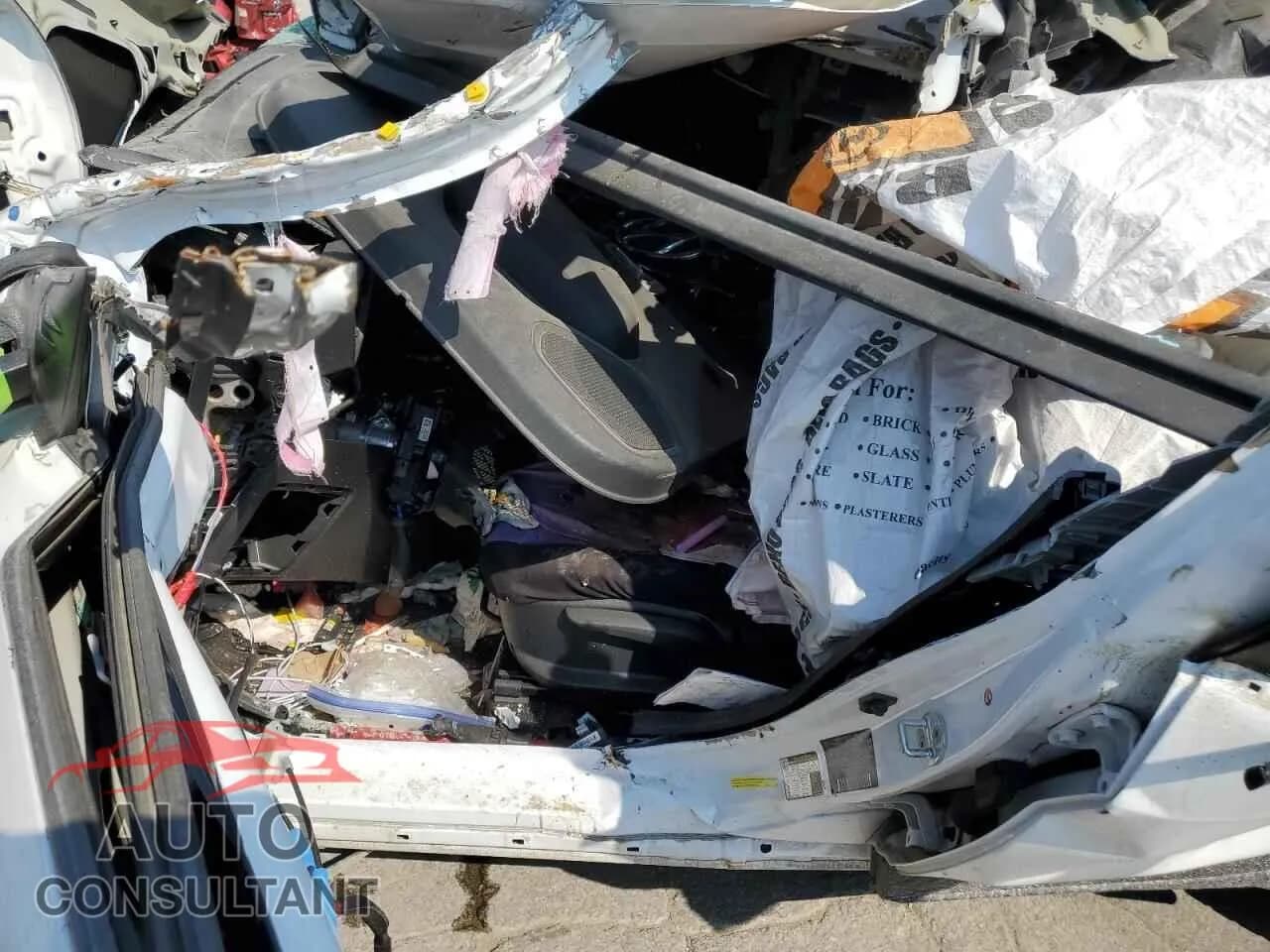 2020 HYUNDAI VENUE Damaged VIN KMHRC8A37LU025816 – exterior detail 2020 HYUNDAI VENUE Damaged VIN KMHRC8A37LU025816 – exterior detail