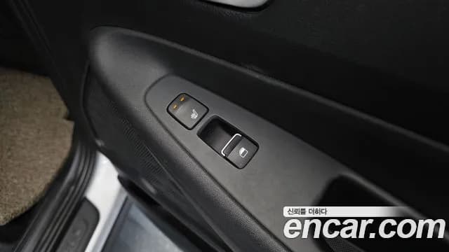 2022 Hyundai The New Santa Fe HEV 1.6 4WD Sold VIN KMHS2811DNU020083 – trunk area 2022 Hyundai The New Santa Fe HEV 1.6 4WD Sold VIN KMHS2811DNU020083 – trunk area
