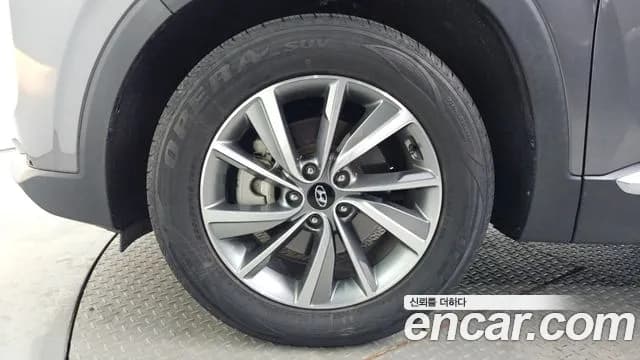 2020 Hyundai Santa Fe TM Gasoline 2.0T 2WD Sold VIN KMHS281ABLU299619 – exterior detail 2020 Hyundai Santa Fe TM Gasoline 2.0T 2WD Sold VIN KMHS281ABLU299619 – exterior detail