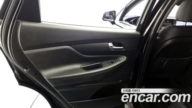 2019 Hyundai Santa Fe TM Diesel 2.0 2WD Sold VIN KMHS281BBKU023510 – trunk area 2019 Hyundai Santa Fe TM Diesel 2.0 2WD Sold VIN KMHS281BBKU023510 – trunk area