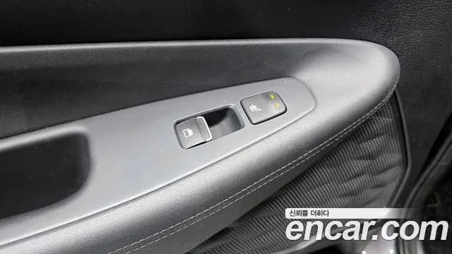 2019 Hyundai Santa Fe TM Diesel 2.0 2WD Sold VIN KMHS281BBKU083097 – trunk area 2019 Hyundai Santa Fe TM Diesel 2.0 2WD Sold VIN KMHS281BBKU083097 – trunk area