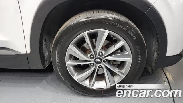 2019 Hyundai Santa Fe TM Diesel 2.0 2WD Sold VIN KMHS281BBKU135781 – trunk area 2019 Hyundai Santa Fe TM Diesel 2.0 2WD Sold VIN KMHS281BBKU135781 – trunk area