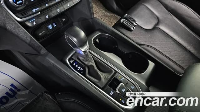 2019 Hyundai Santa Fe TM Diesel 2.0 2WD Sold VIN KMHS281BBKU185362 – trunk area 2019 Hyundai Santa Fe TM Diesel 2.0 2WD Sold VIN KMHS281BBKU185362 – trunk area