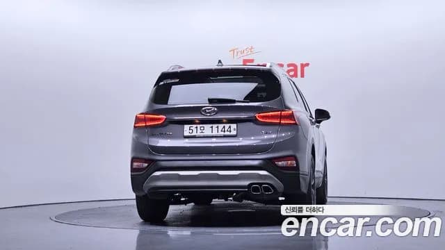 2019 Hyundai Santa Fe TM Diesel 2.2 2WD Sold VIN KMHS281CBKU017820 – trunk area 2019 Hyundai Santa Fe TM Diesel 2.2 2WD Sold VIN KMHS281CBKU017820 – trunk area