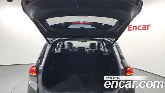 2019 Hyundai Santa Fe TM Diesel 2.2 2WD Sold VIN KMHS281CBKU042153 – trunk area 2019 Hyundai Santa Fe TM Diesel 2.2 2WD Sold VIN KMHS281CBKU042153 – trunk area