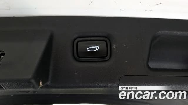 2021 Hyundai The New Santa Fe Diesel 2.2 2WD Sold VIN KMHS281HGMU368690 – trunk area 2021 Hyundai The New Santa Fe Diesel 2.2 2WD Sold VIN KMHS281HGMU368690 – trunk area