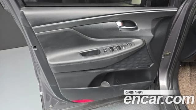 2022 Hyundai The New Santa Fe Diesel 2.2 4WD Sold VIN KMHS281HHNU425457 – interior seats 2022 Hyundai The New Santa Fe Diesel 2.2 4WD Sold VIN KMHS281HHNU425457 – interior seats