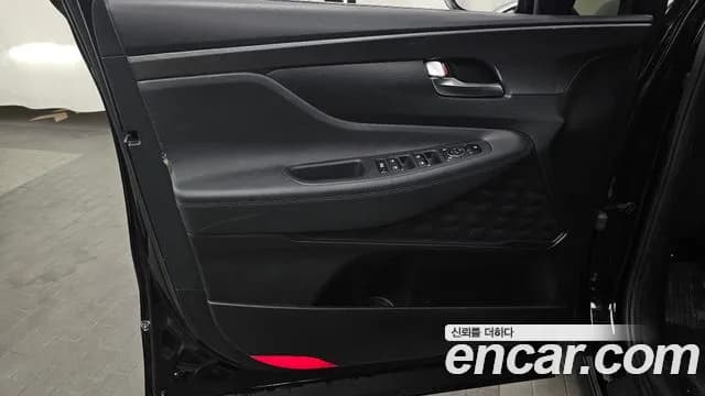 2021 Hyundai The New Santa Fe Gasoline 2.5T 2WD Sold VIN KMHS281LGMU373939 – exterior detail 2021 Hyundai The New Santa Fe Gasoline 2.5T 2WD Sold VIN KMHS281LGMU373939 – exterior detail