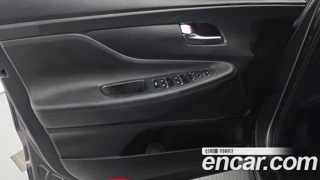 2022 Hyundai The New Santa Fe HEV 1.6 2WD Sold VIN KMHS3811BNU016107 – trunk area 2022 Hyundai The New Santa Fe HEV 1.6 2WD Sold VIN KMHS3811BNU016107 – trunk area