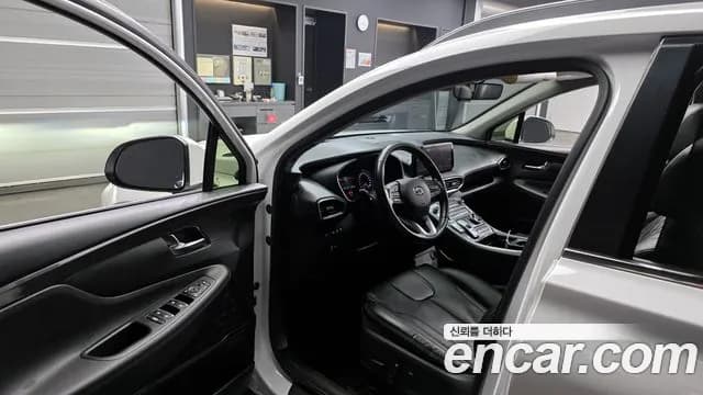 2022 Hyundai The New Santa Fe HEV 1.6 2WD Sold VIN KMHS3811BNU019245 – trunk area 2022 Hyundai The New Santa Fe HEV 1.6 2WD Sold VIN KMHS3811BNU019245 – trunk area