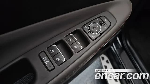 2019 Hyundai Santa Fe TM Gasoline 2.0T 4WD Sold VIN KMHS381ADKU104695 – exterior detail 2019 Hyundai Santa Fe TM Gasoline 2.0T 4WD Sold VIN KMHS381ADKU104695 – exterior detail