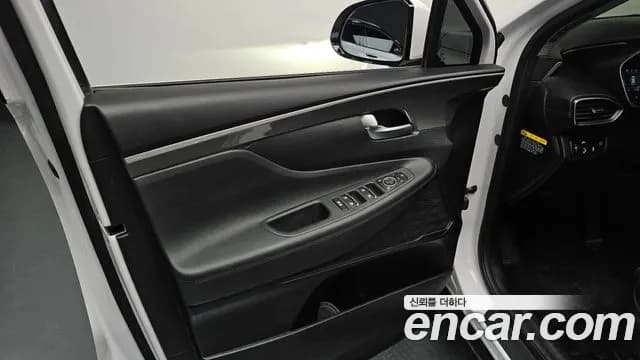 2019 Hyundai Santa Fe TM Diesel 2.0 2WD Sold VIN KMHS381BBKU006699 – trunk area 2019 Hyundai Santa Fe TM Diesel 2.0 2WD Sold VIN KMHS381BBKU006699 – trunk area