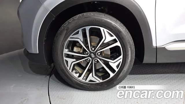 2019 Hyundai Santa Fe TM Diesel 2.0 2WD Sold VIN KMHS381BBKU033801 – trunk area 2019 Hyundai Santa Fe TM Diesel 2.0 2WD Sold VIN KMHS381BBKU033801 – trunk area