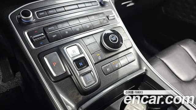 2021 Hyundai The New Santa Fe Diesel 2.2 2WD Sold VIN KMHS381HGMU329143 – exterior detail 2021 Hyundai The New Santa Fe Diesel 2.2 2WD Sold VIN KMHS381HGMU329143 – exterior detail