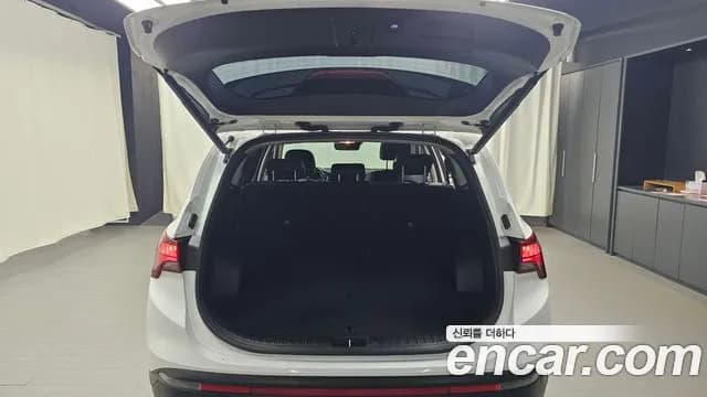 2021 Hyundai The New Santa Fe Diesel 2.2 2WD Sold VIN KMHS381HGMU338666 – trunk area 2021 Hyundai The New Santa Fe Diesel 2.2 2WD Sold VIN KMHS381HGMU338666 – trunk area