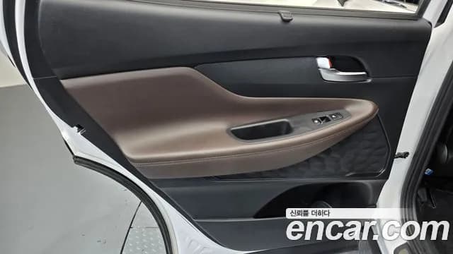 2021 Hyundai The New Santa Fe Diesel 2.2 2WD Sold VIN KMHS381HGMU395469 – interior seats 2021 Hyundai The New Santa Fe Diesel 2.2 2WD Sold VIN KMHS381HGMU395469 – interior seats