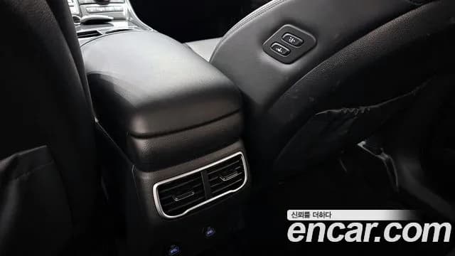 2022 Hyundai The New Santa Fe Diesel 2.2 2WD Sold VIN KMHS381HGNU448488 – interior seats 2022 Hyundai The New Santa Fe Diesel 2.2 2WD Sold VIN KMHS381HGNU448488 – interior seats
