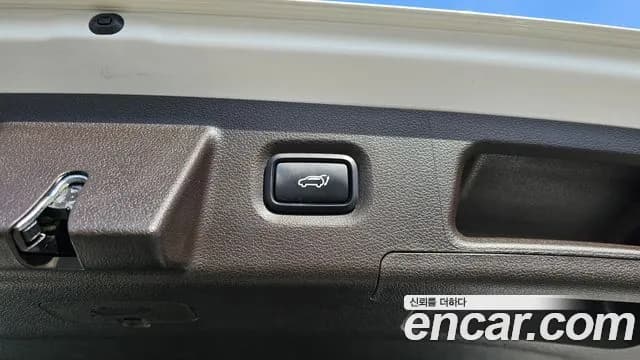 2022 Hyundai The New Santa Fe Gasoline 2.5T 2WD Sold VIN KMHS381LGNU418454 – exterior detail 2022 Hyundai The New Santa Fe Gasoline 2.5T 2WD Sold VIN KMHS381LGNU418454 – exterior detail