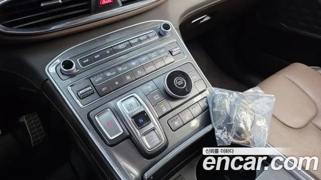 2023 Hyundai The New Santa Fe Gasoline 2.5T 2WD Sold VIN KMHS381LGPU485993 – interior seats 2023 Hyundai The New Santa Fe Gasoline 2.5T 2WD Sold VIN KMHS381LGPU485993 – interior seats