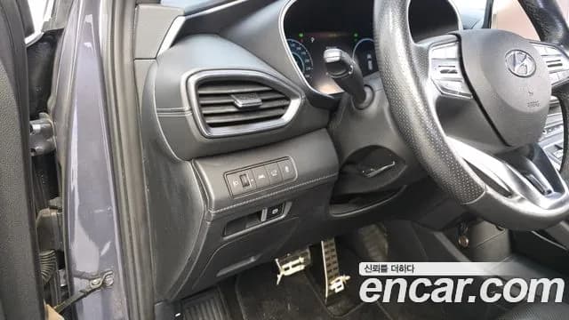 2023 Hyundai The New Santa Fe HEV 1.6 2WD Sold VIN KMHS5811BPU075690 – exterior detail 2023 Hyundai The New Santa Fe HEV 1.6 2WD Sold VIN KMHS5811BPU075690 – exterior detail