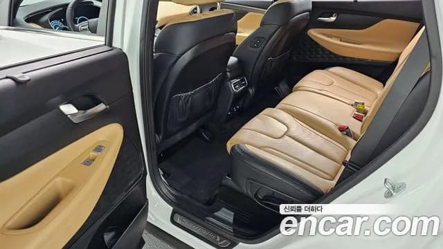 2023 Hyundai The New Santa Fe HEV 1.6 2WD Sold VIN KMHS5811BPU090778 – trunk area 2023 Hyundai The New Santa Fe HEV 1.6 2WD Sold VIN KMHS5811BPU090778 – trunk area